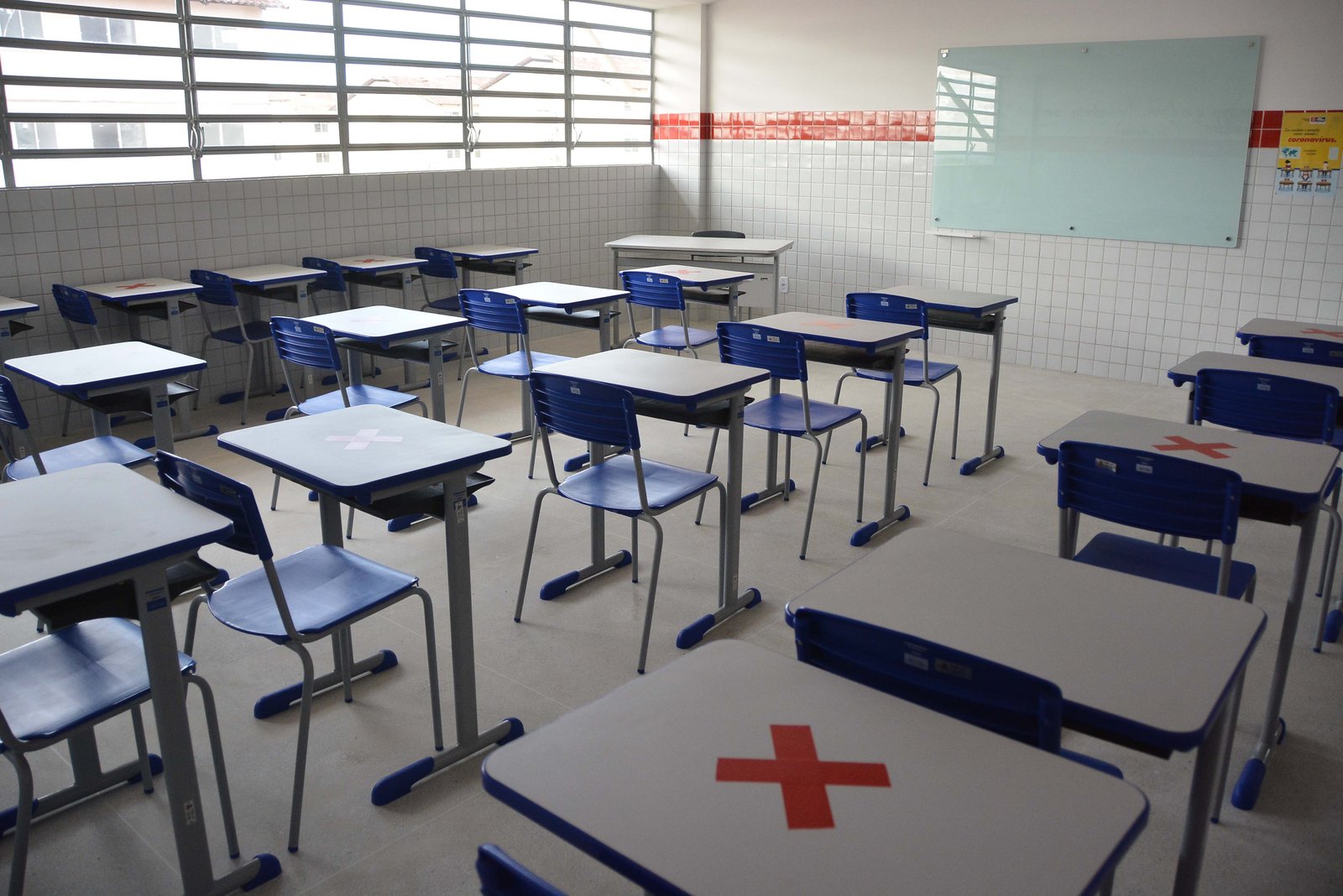 escola-sala-de-aula-pandemia