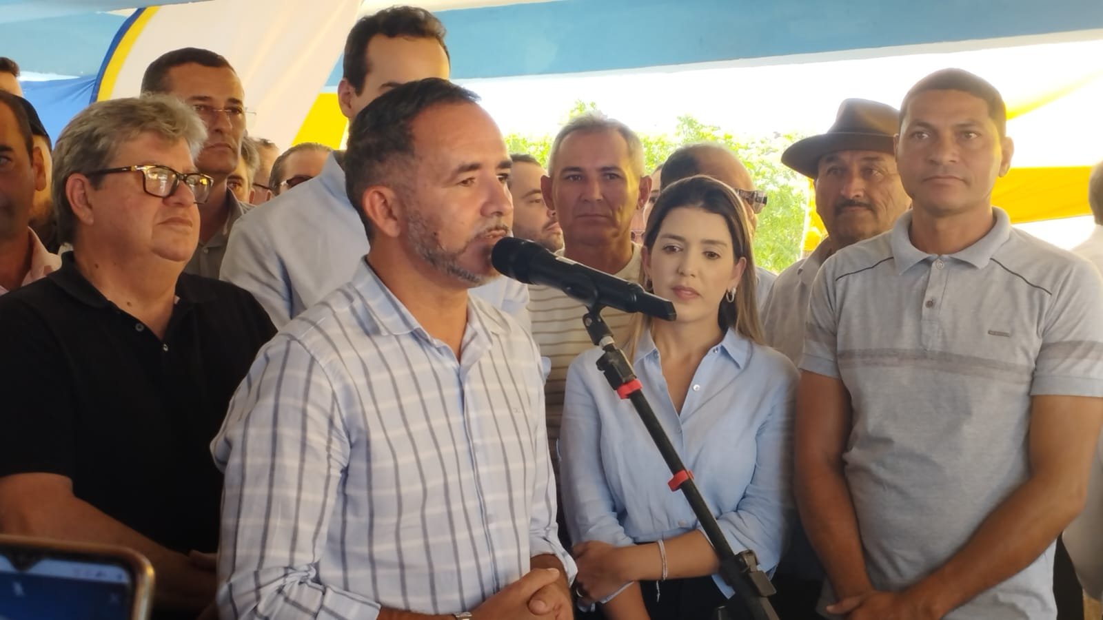 Adriano-Wolff-recepciona-Joao-Azevedo-em-Sao-Sebastiao-do-Umbuzeiro