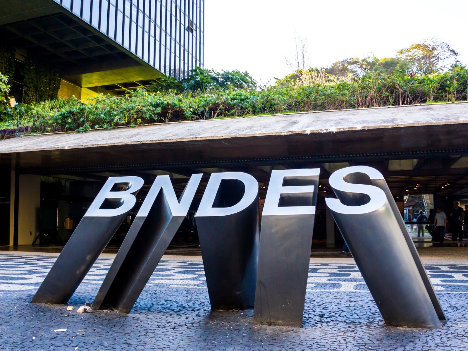 bndes-nomeia-quatro-novos-membros-1674228309975_v2_4x3