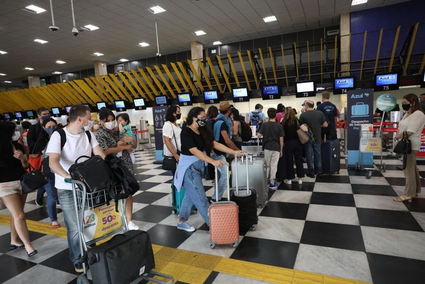 filas_no_aeroporto_de_congonhas_foto_de_renato_s_cerqueirafutura_pressfolhapress