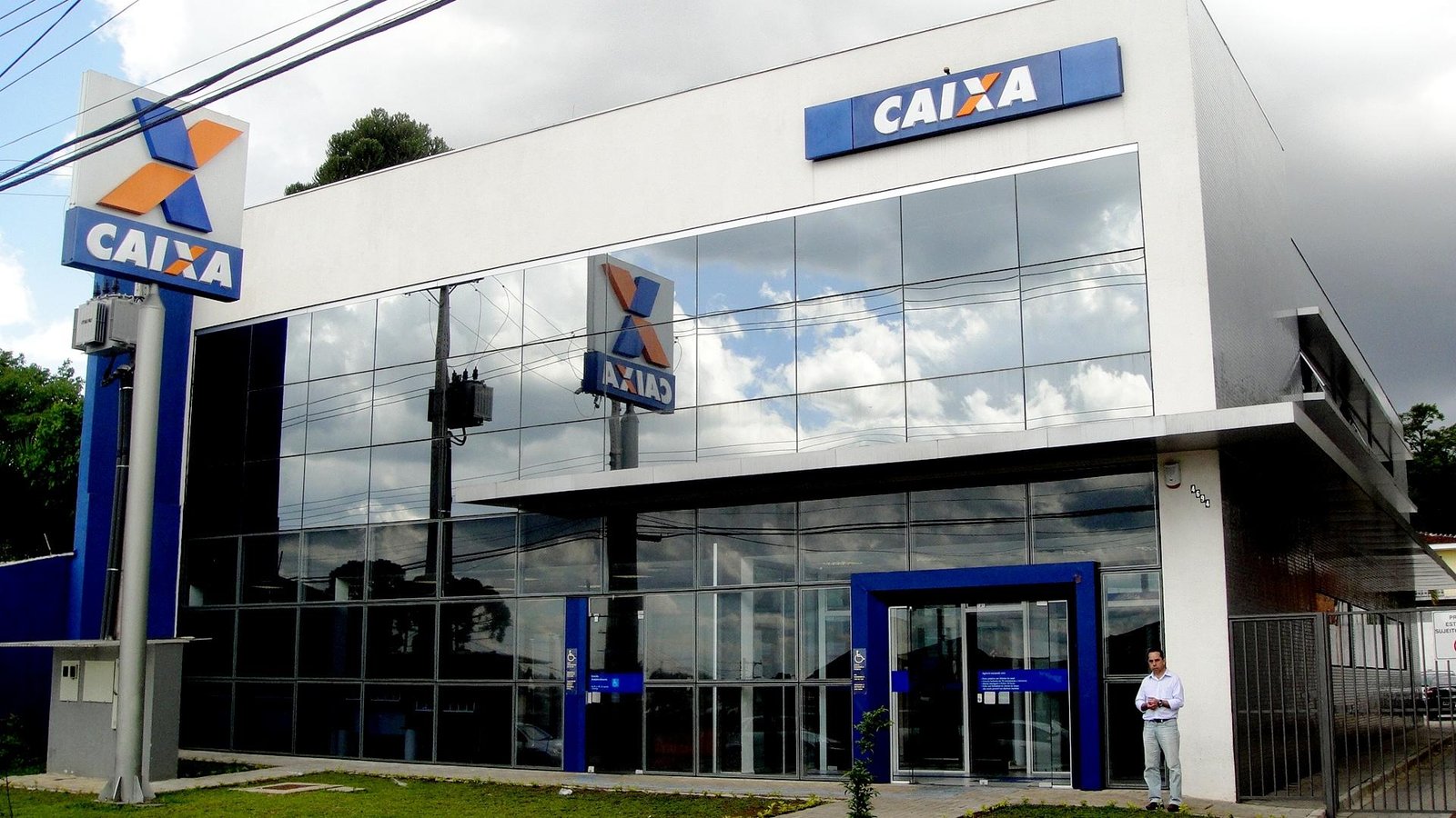caixa-economica-nao-abre-as-agencias-hoje-1508-para-saque-do-auxilio-e-fgts