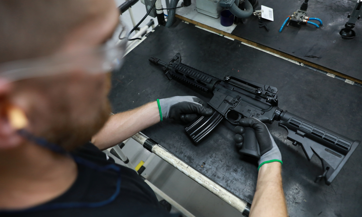 2019-01-15t215043z_936970028_rc19e1074350_rtrmadp_3_brazil-guns
