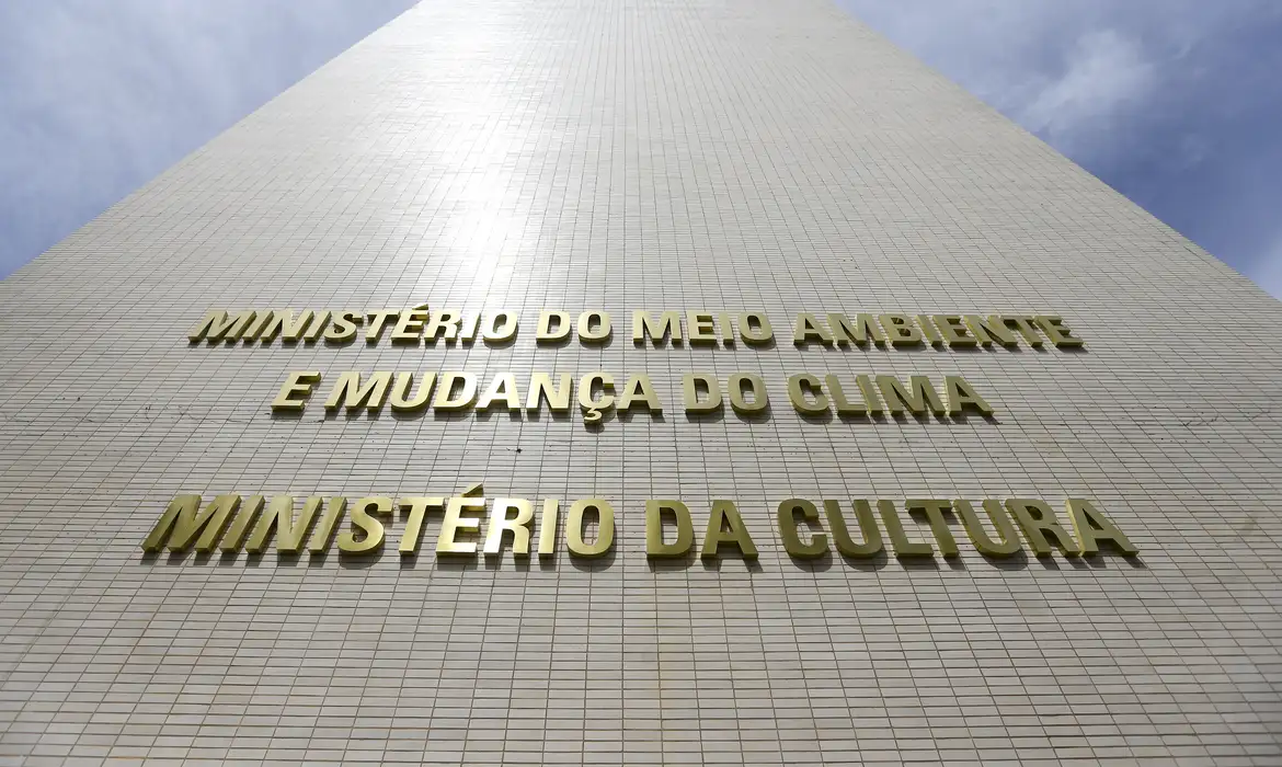 fachada-ministerio_mcamgo_abr_100420231818-2