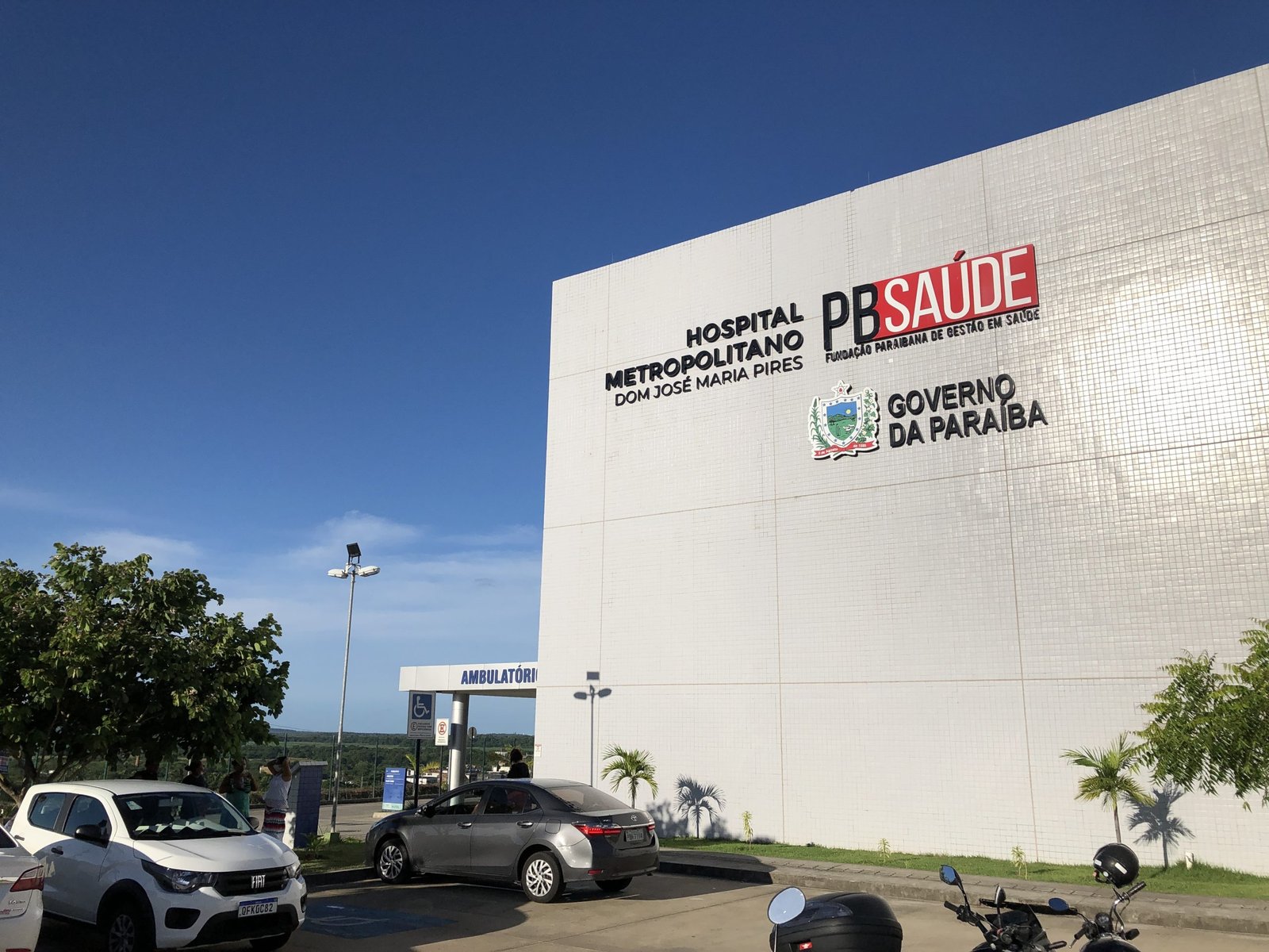 servios-de-neurologia-e-neurocirurgia-do-hospital-metropolitano-recebem-habilitao-do-ministrio-da-sade-scaled-1