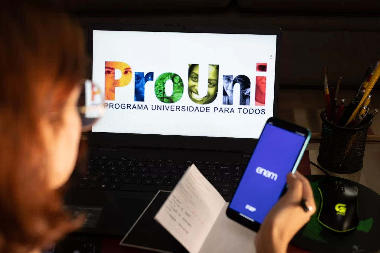 banco-de-imagem-prouni-e-enem-estudo-educacao-3