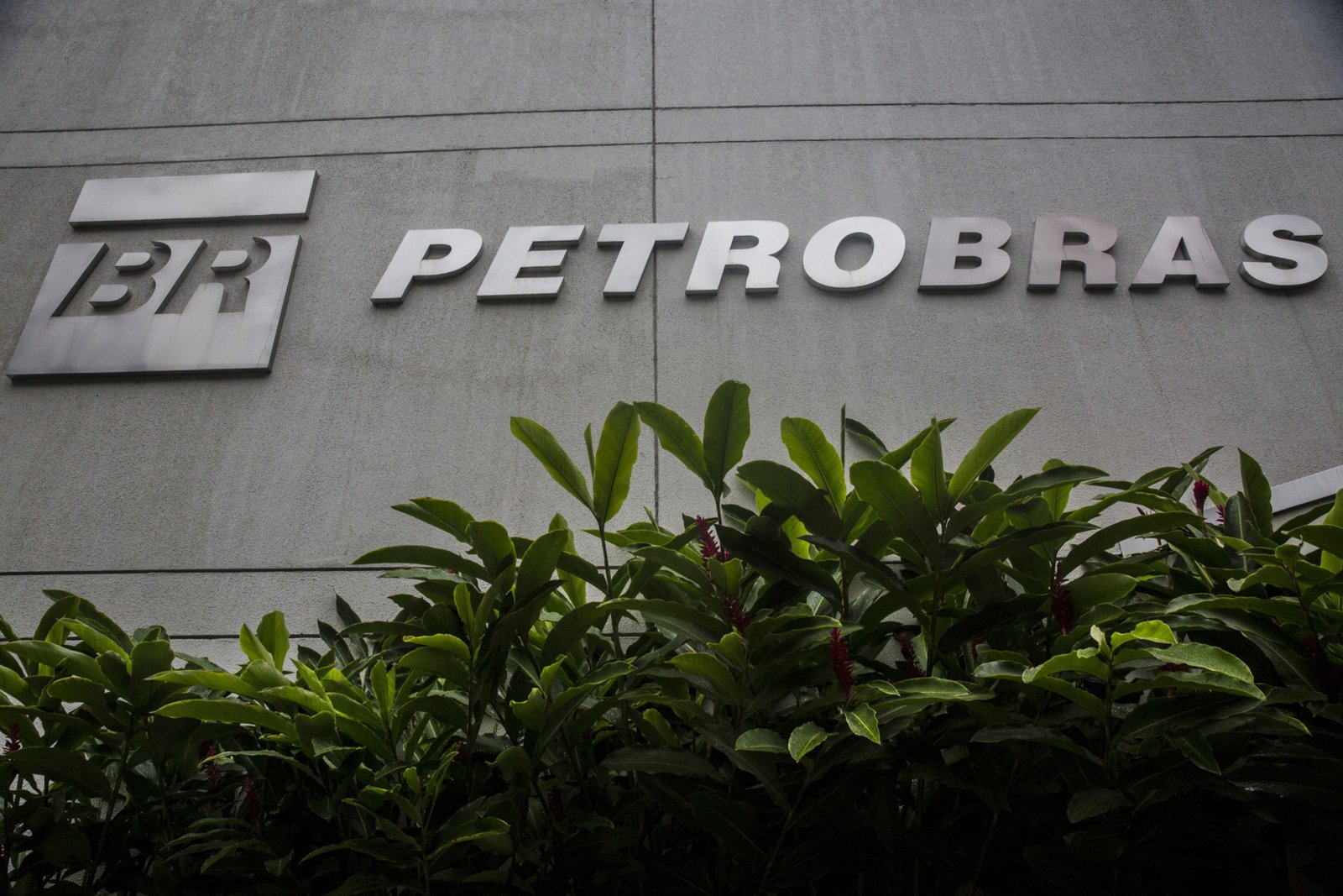 Petrobras Risks Management Vacuum as CEO Pick Turns Down Job