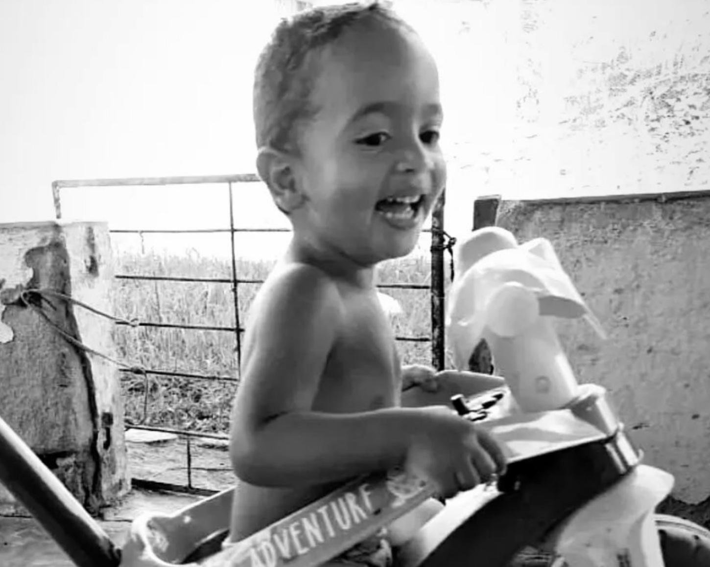 crianca-morre-apos-moto-em-que-estava-com-a-mae-e-pai-ser-atingida-por-carro-em-sousa-095d9