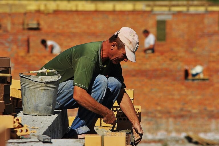 pedreiro-construcao-civil-FOTO-Pixabay-768x515-1