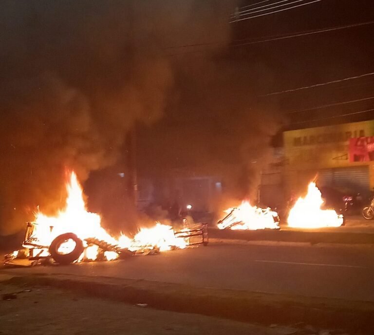 protesto-tancredo-neves-768x687-1