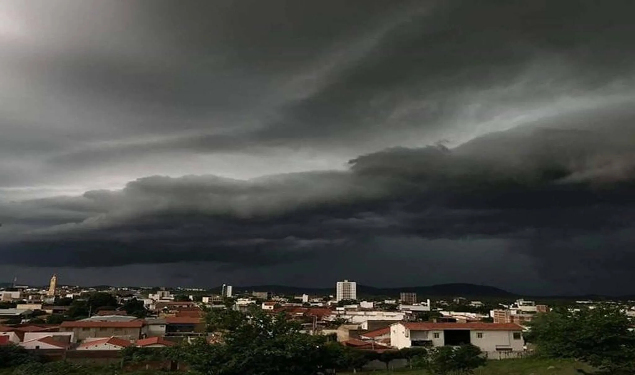 chuva-cajazeiras-800x472_Easy-Resize.com_