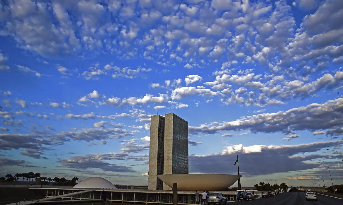 brasilia_congresso_nuvens_e_0416202217_2