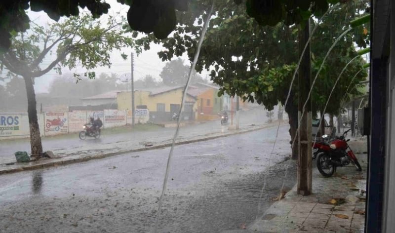 chuva-cajazeiras-01-05-2018-825x487-1-800x472-1