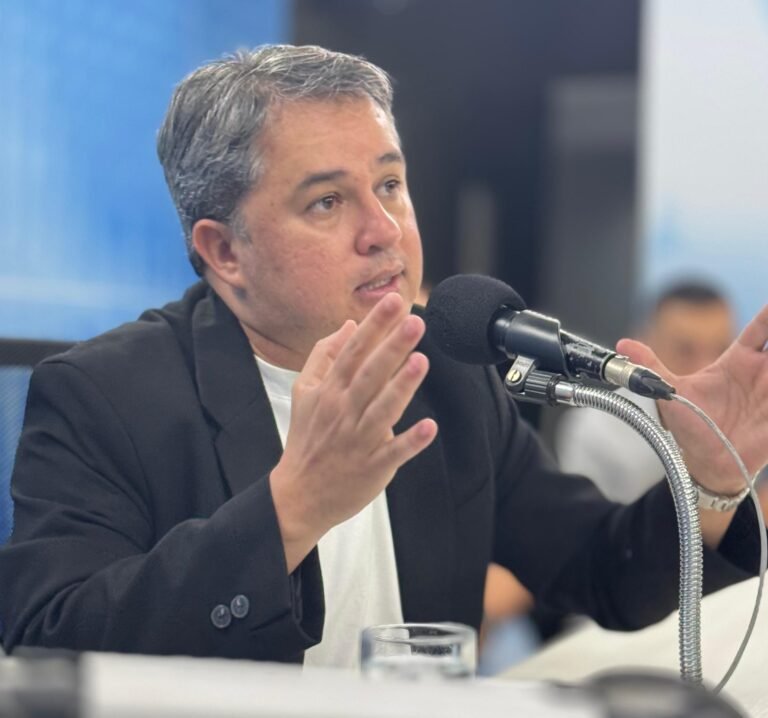 senador-efraim-filho-FOTO-clilson-junior-768x718