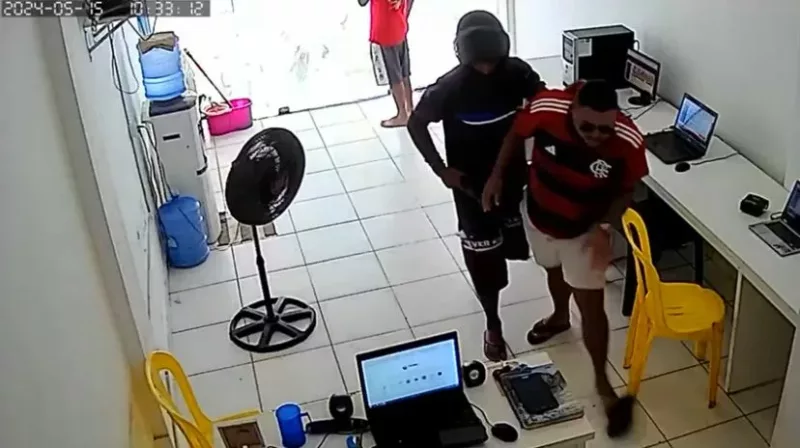 Bandidos armados rendem homem e subtraem dinheiro de casa de apostas, em Sousa; Vídeo