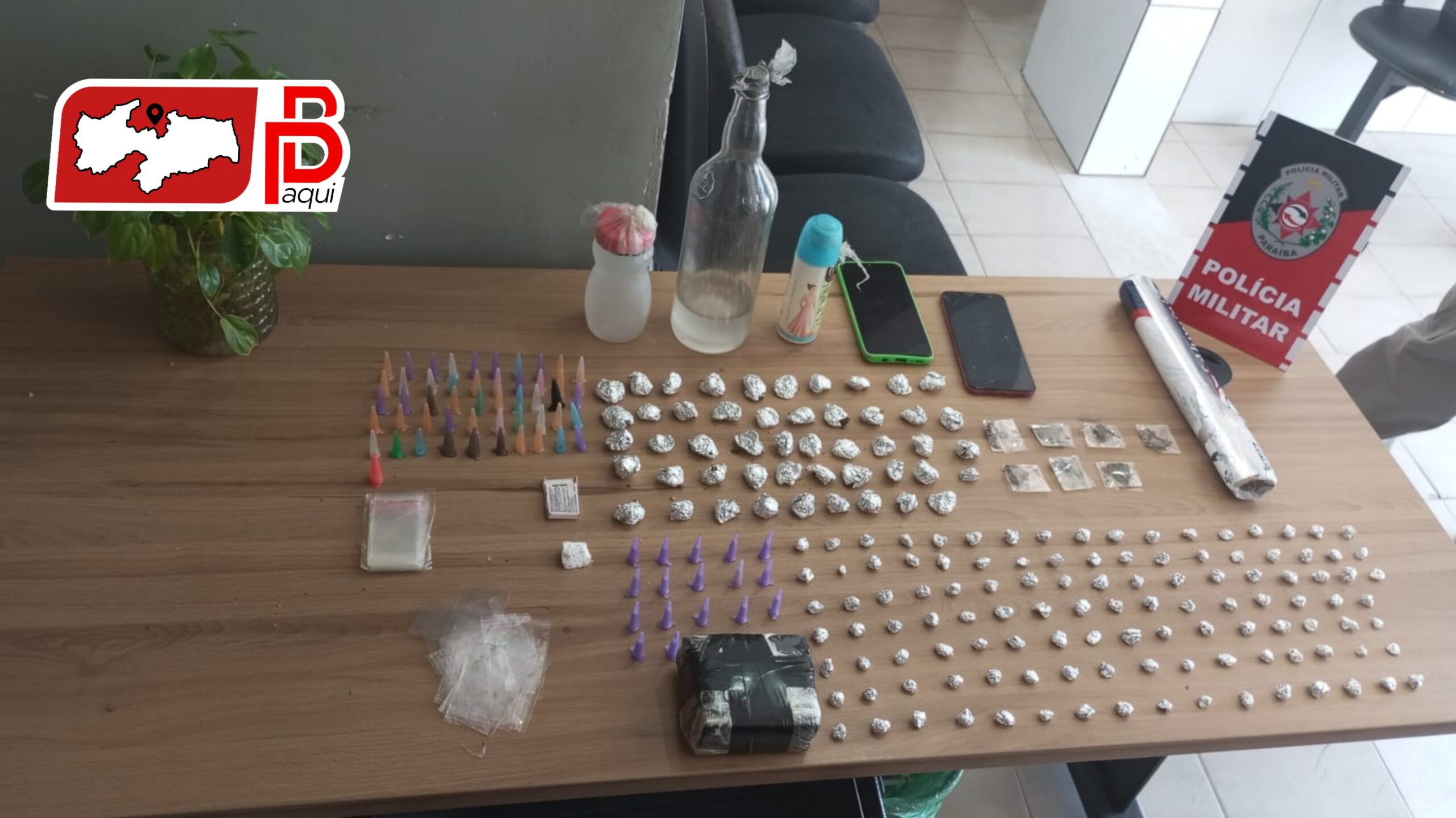 Cerco policial prende suspeito de tráfico de drogas e apreende muita drogas no Jardim Brasília, em Sousa