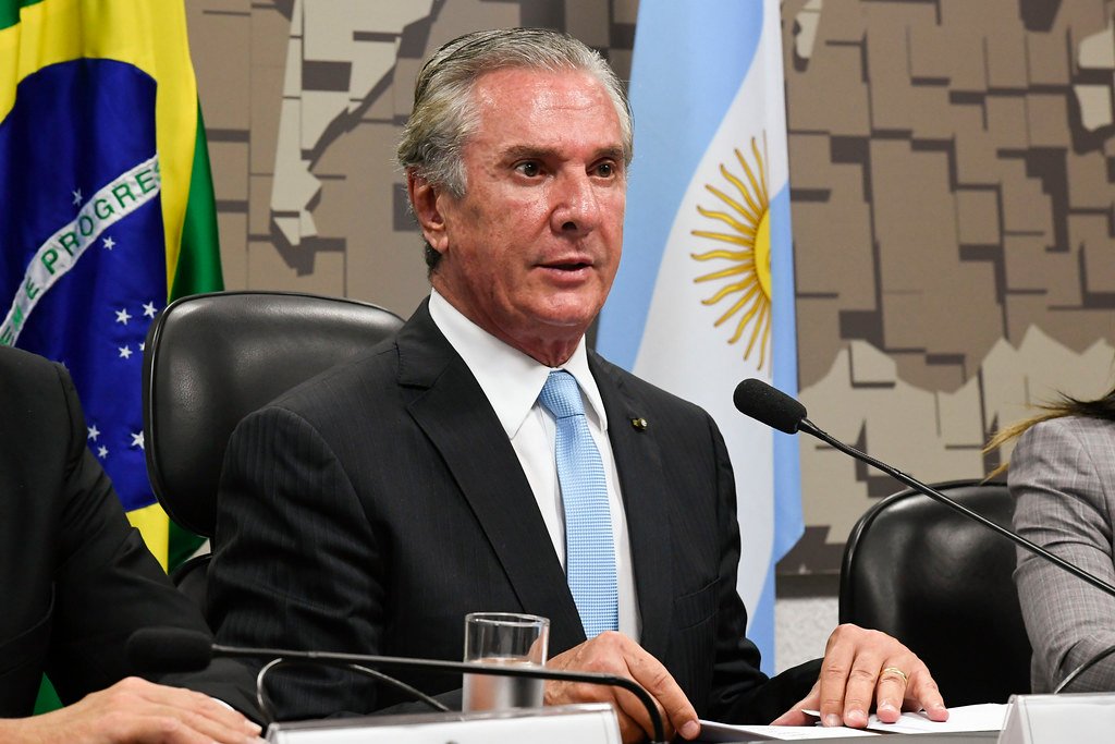 Alexandre de Moraes manda prender ex-presidente Fernando Collor