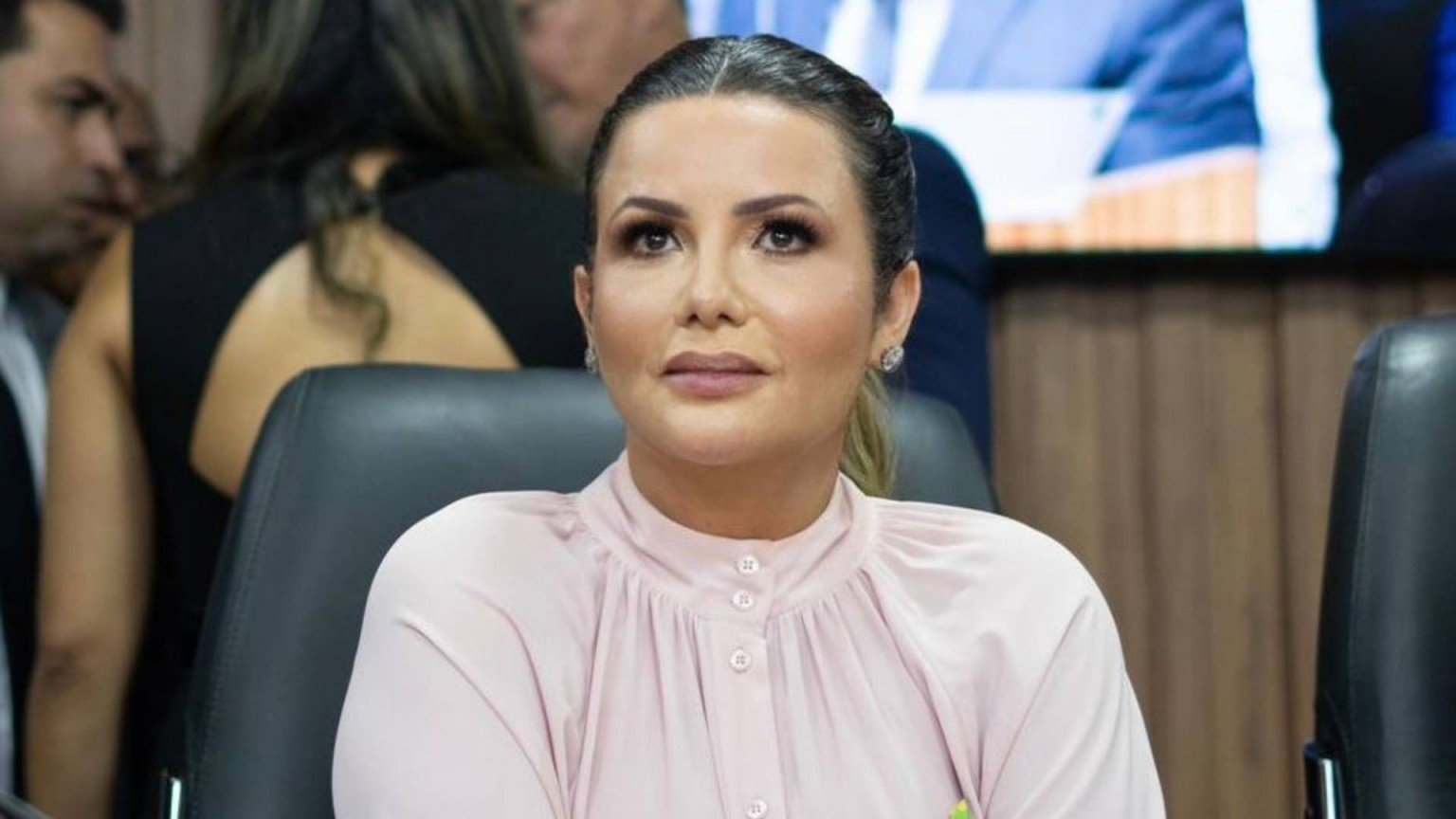 Tacyana Leitão antecipa pagamento e injeta R$ 12 milhões na economia de Bayeux