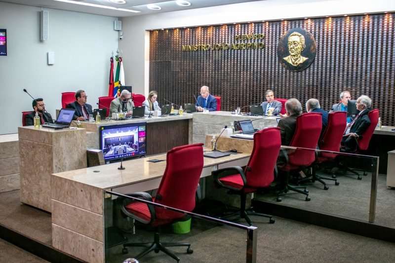 TCE adverte prefeitos sobre contratações e alerta para prazos de Pacto