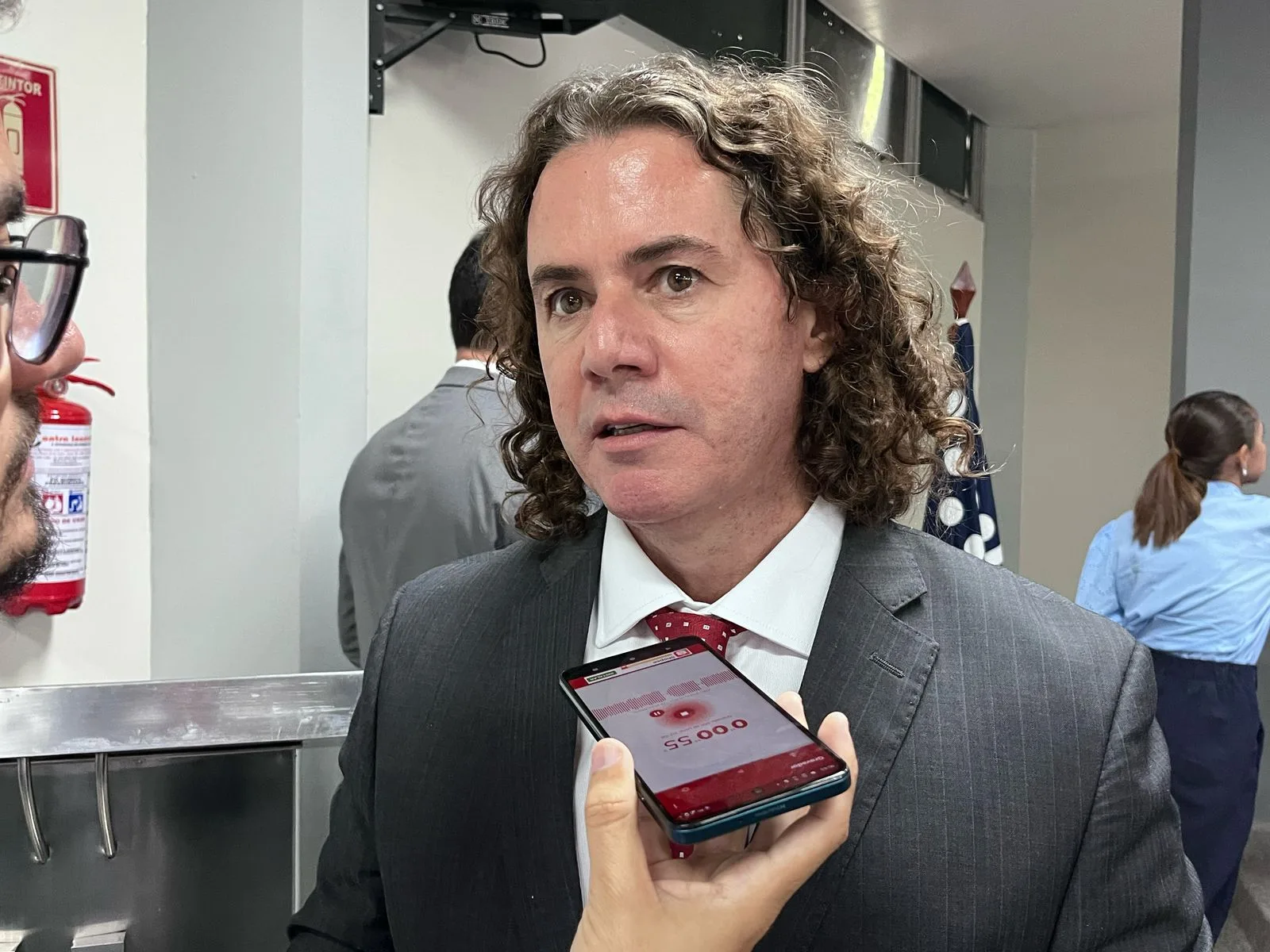 Veneziano afirma que Governo tem razões para questionar debate sobre IOF: “gerou frustação e decepção”