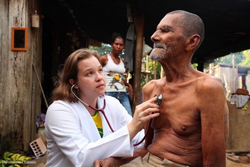 Sertão da Paraíba recebe 14 médicos para atendimento especializado; veja cidades