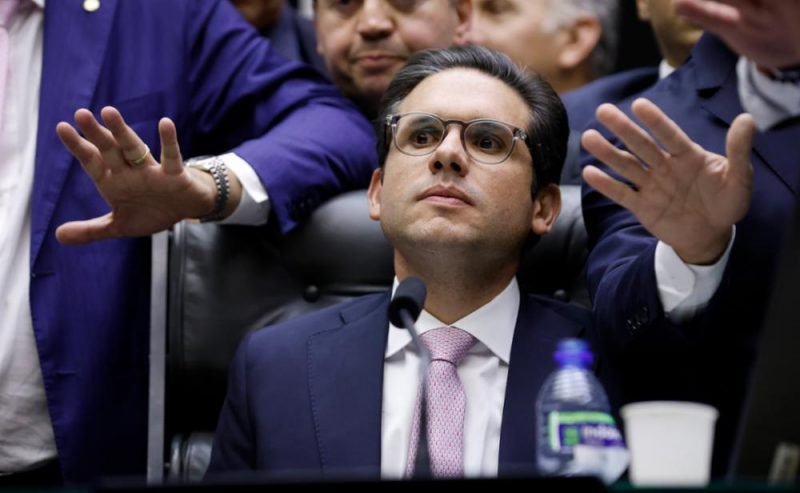 Hugo envia à Corregedoria denúncias contra deputados por obstrução