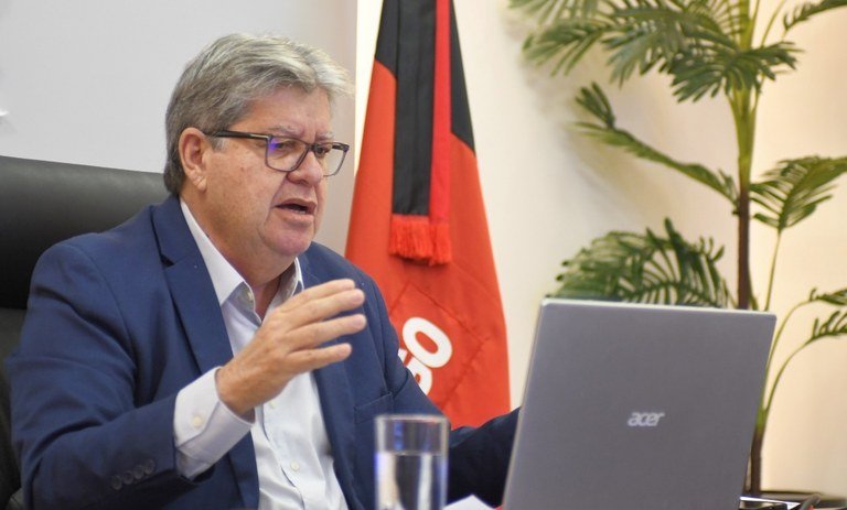 Servidores da Paraíba receberão salários na próxima semana, anuncia João Azevêdo; confira datas