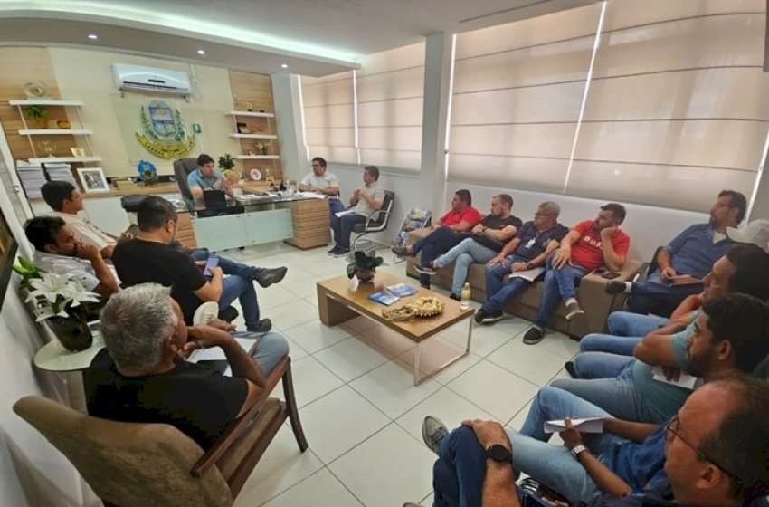 Em Sousa: Helder Carvalho se reúne com parte do secretaria e anuncia Flamarion Batista como novo secretário de Urbanismo