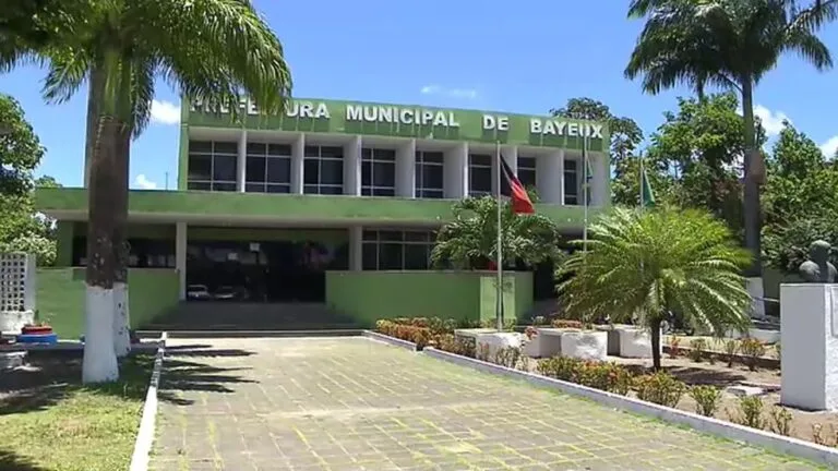 TCE-PB intima prefeita de Bayeux para apresentar documentos referentes a contrato de R$ 16 milhões com prestadora de serviço que fornece mão-de-obra