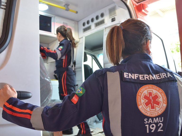 Acidente de moto deixa criança de 8 anos gravemente ferida em João Pessoa