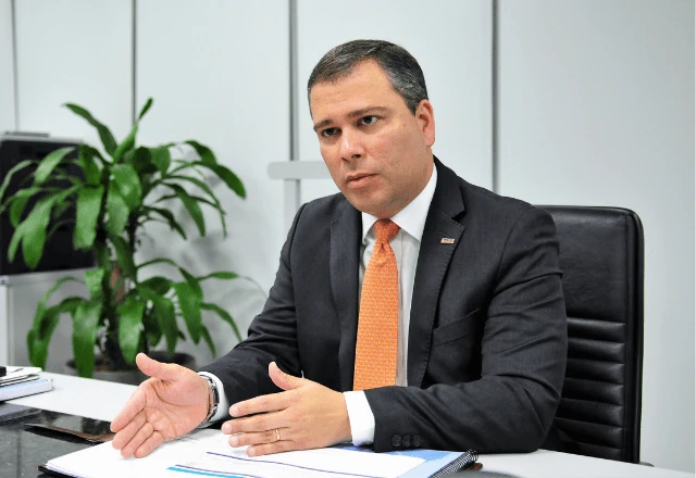 Justiça determina afastamento do presidente do BRB após operação da PF