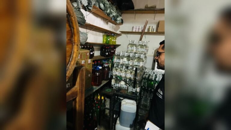 Operação interdita fábrica clandestina que falsificava bebidas alcoólicas em Campina Grande