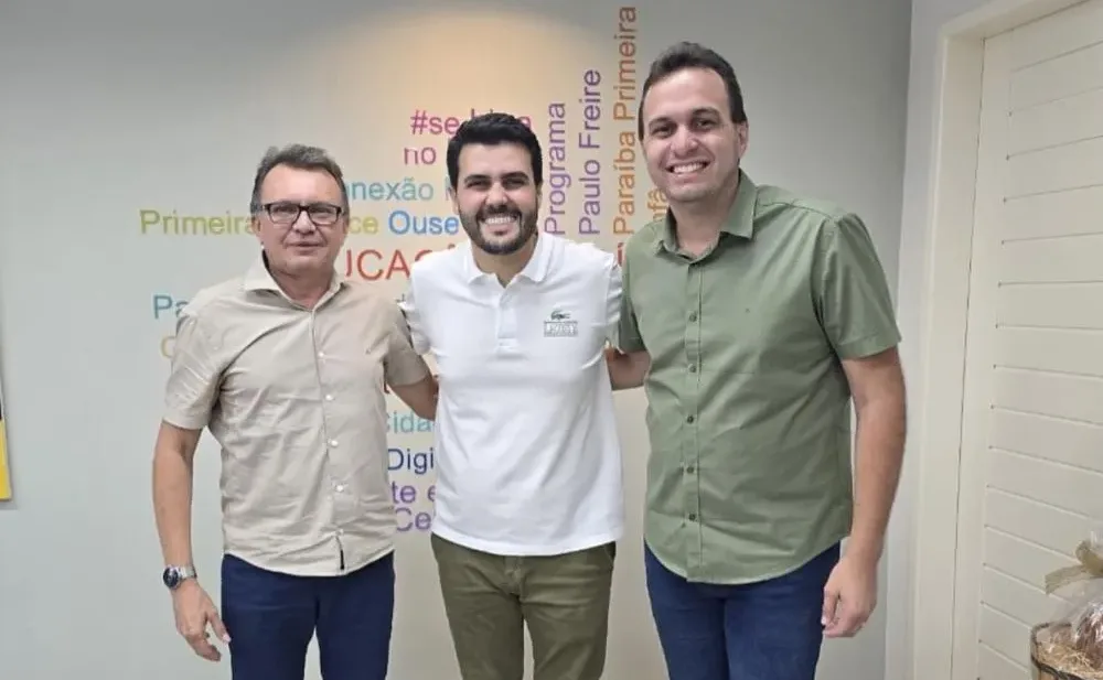 Prefeito Espedito Filho se reúne com Wilson Filho na capital, e discute avanços para a educação de Triunfo