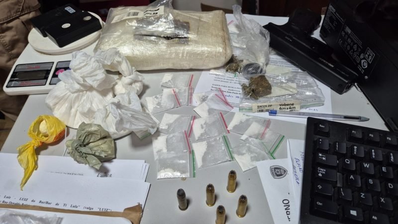 Operação mira pontos para venda de drogas e prende três homens na Paraíba