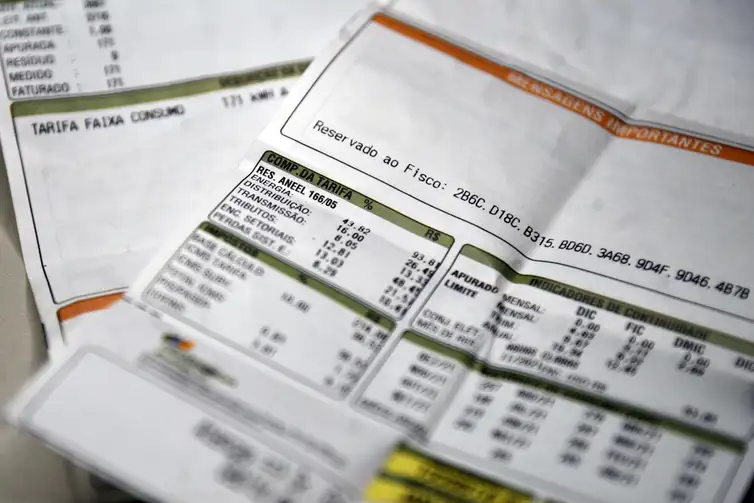 Consumidor pagará menos na conta de luz em janeiro