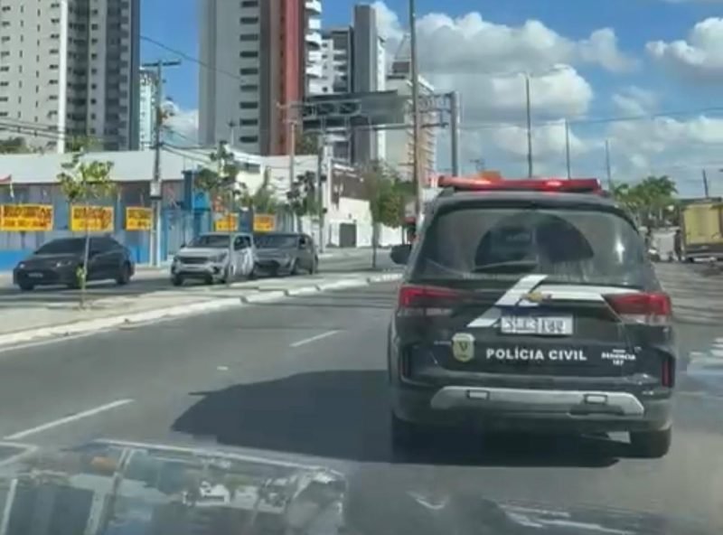 Empresário é preso ao tentar comprar arma de fogo com documento falso