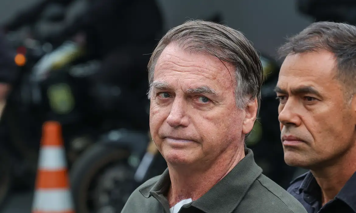 Moraes autoriza Bolsonaro a fazer exames no hospital após sofrer queda
