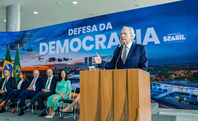 Lewandowski entrega a Lula carta de demissão e deixará o Ministério da Justiça nesta quinta