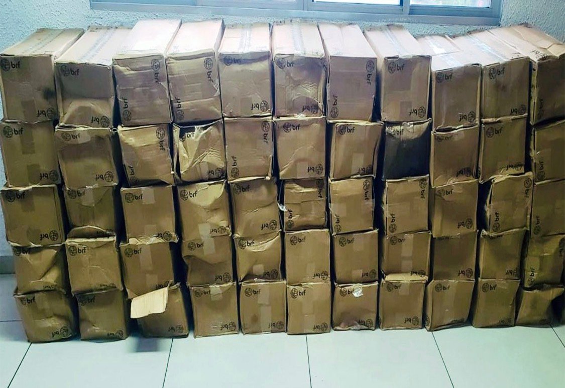 Polícias Militar e Civil e Agevisa apreendem 793 quilos de mortadela vencida comercializada na PB