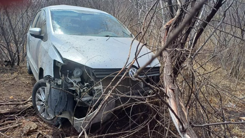 Capotamento deixa casal ferido na BR-230, entre Santa Gertrudes e Patos, nesta quarta-feira (14)
