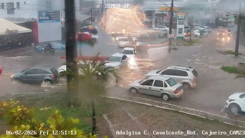 Chuva forte deixa pontos alagados em João Pessoa; veja locais
