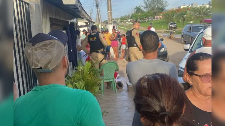 Homem é morto a tiros em frente a casa da sogra em Pedras de Fogo