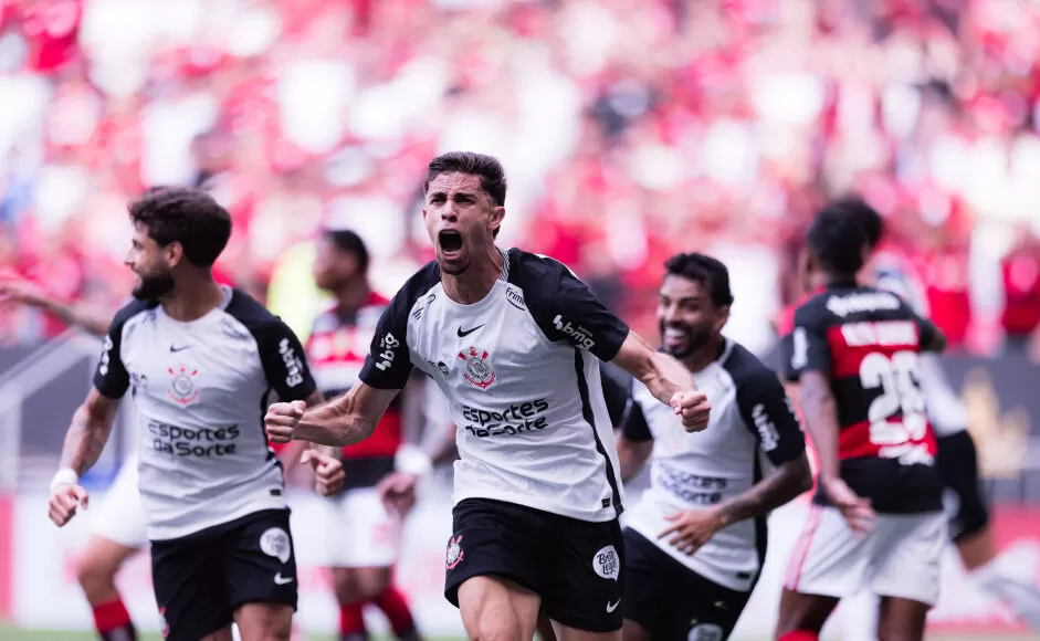 Corinthians vence o Flamengo na estreia de Paquetá e conquista a Supercopa do Brasil